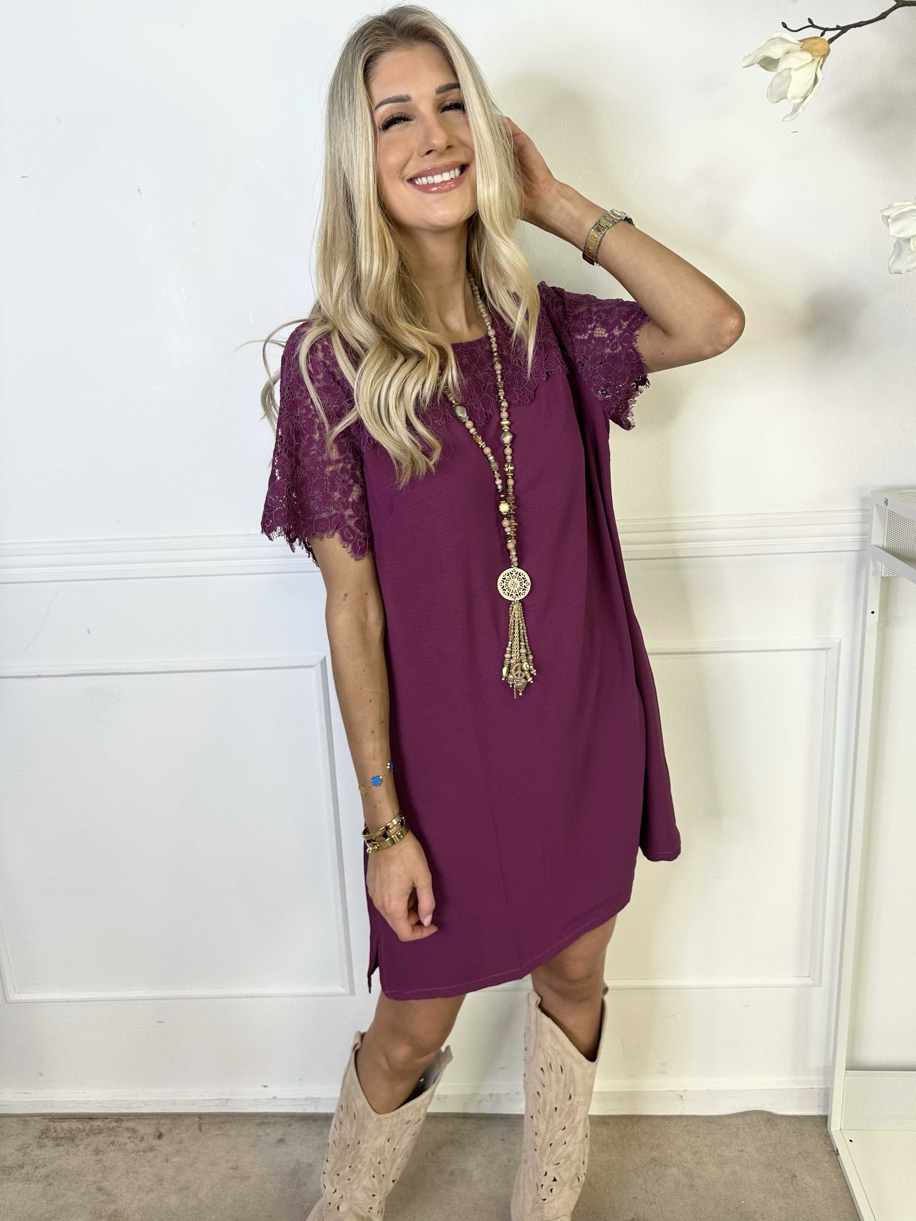 Tatjana - Söt tunikaklänning med spetstopp